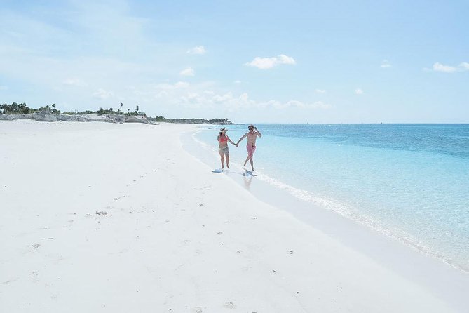 Full day 7hours- beach bbq, snorkel, Iguana island, half moon bay pine cay, Fun! - A beach barbecue that makes the day feel complete