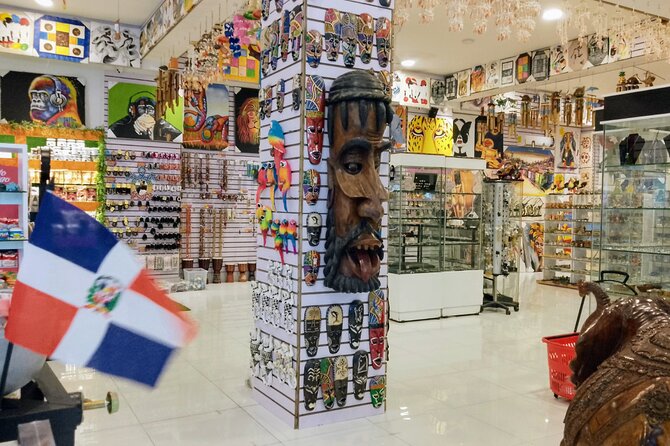 Guided Shopping Tour to WordMart Souvenirs - Round Trip Transport - What this Dominican product tour really offers