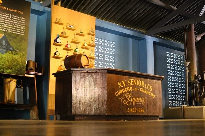 Guided Tour at the Curaçao Liqueur Distillery - Your included cocktail in the courtyard