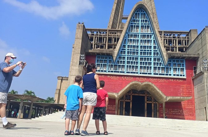 Half Day Dominican Republic Cultural Tour : Small Group - Higüey’s market and the shopping stops