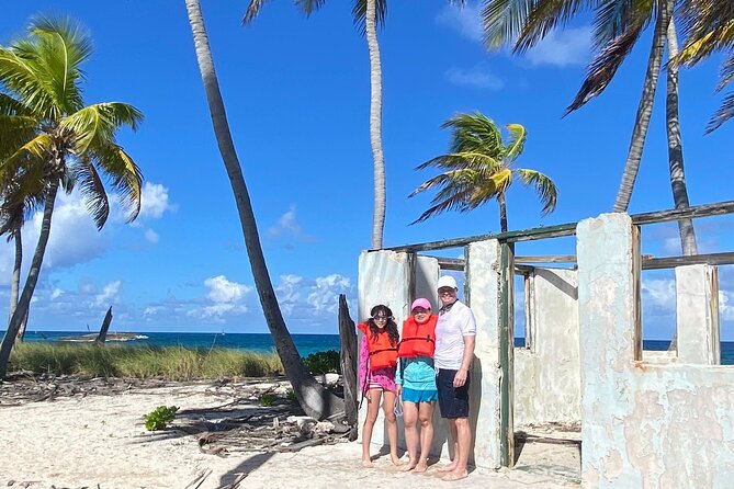 Half-Day Luxury Private Rose Island Pigs and Turtles Excursion - The optional pigs and the extra charge