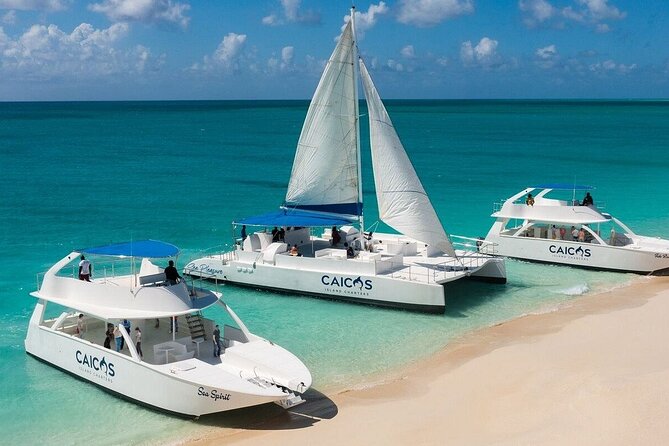 Half Day Private Boat Tour in Caicos Island - Lunch on the water