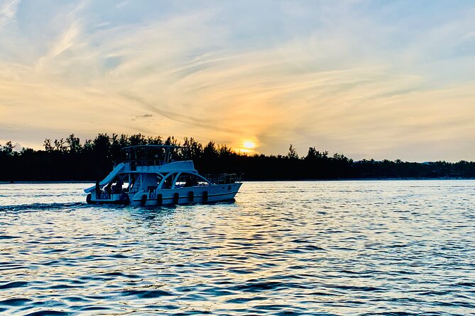 Hip Hop adult only Party Boat with Unlimited drinks& sand-bar - How the crew shapes the day