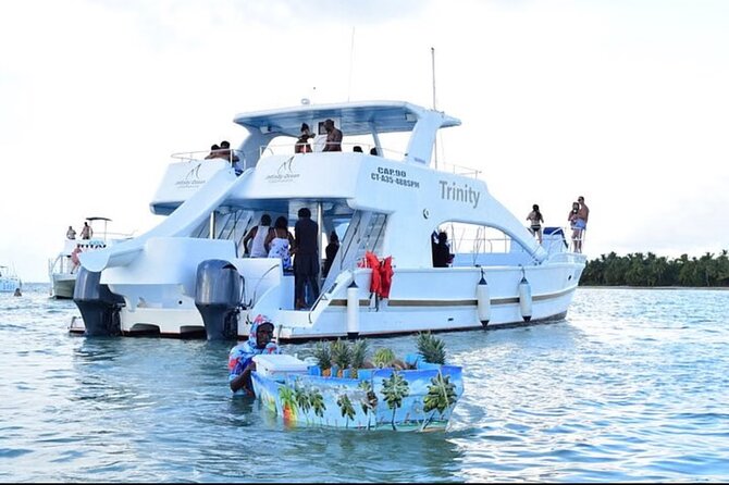 Hip Hop adult only Party Boat with Unlimited drinks& sand-bar - The natural pool is the heart of the trip