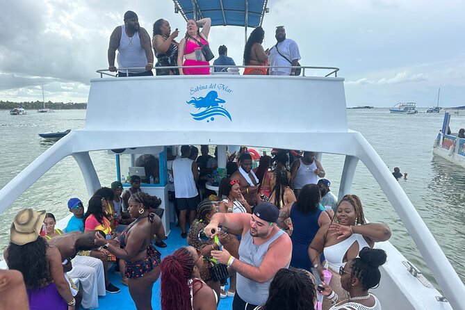 Hip Hop Adult Only Party Boat with Unlimited drinks & Sandba stop - Key things to know before you book