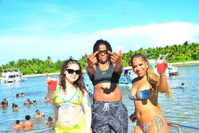 Hip Hop Adult Only Party Boat with Unlimited drinks & Sandba stop - Music, dancing, and the social side