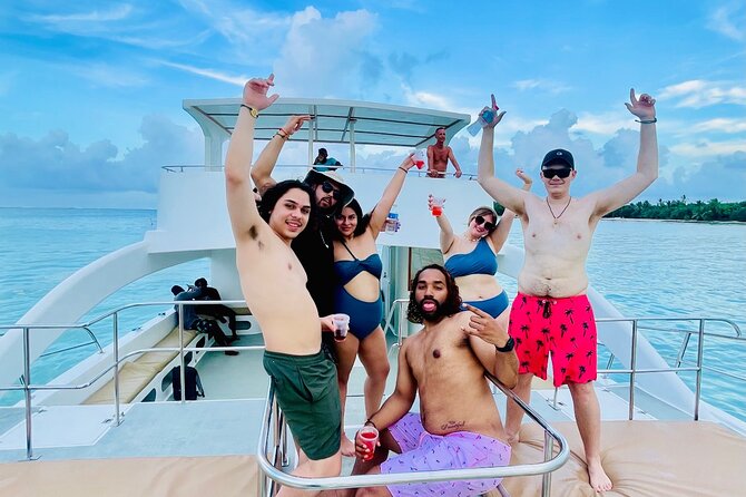Hip Hop Beat and Live Dj Adults Only Party Boat and Free drinks - Playa Bibijagua brings the water activities first