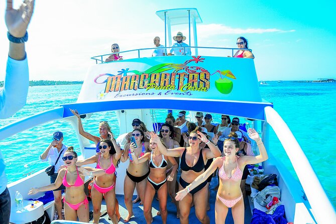 HipHop Party Boat with Unlimited drinks in Punta Cana - A private Punta Cana boat day with a clear party focus