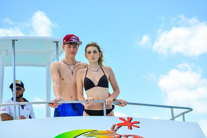 HipHop Party Boat with Unlimited drinks in Punta Cana - What the crew and boat setup mean for you