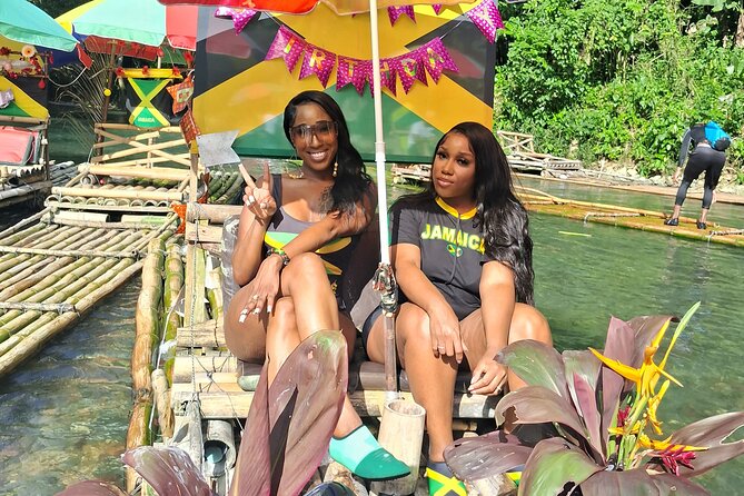 Jamaica Bamboo Rafting Experience with Lime Stone Massage - Limestone turns the river stop into a spa treatment