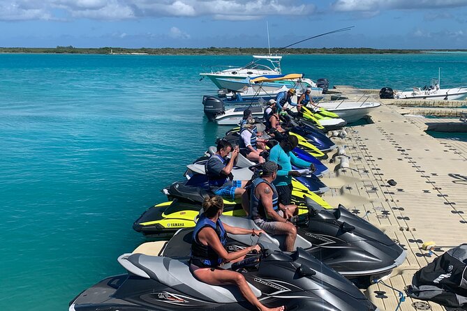 Jet Skiing around La famille ship and smaller pristine cays - Water conditions, comfort, and safety