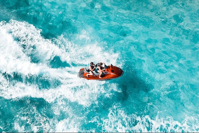 Jet Skiing around La famille ship and smaller pristine cays - Small cays, quiet beaches, and the best part of the route