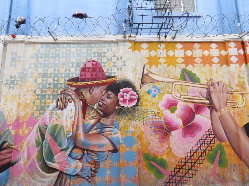Kingston: Walking Tour with Mural Exploration - The Kingston Art District and its wall stories