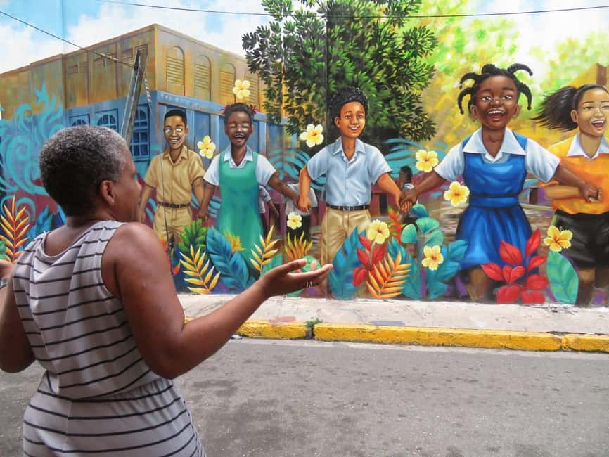Kingston: Walking Tour with Mural Exploration - Pace, weather, and practical comfort