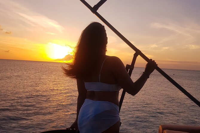 Luxury Evening Voyage - All-Inclusive Coastal Cruise By Oceanluxx - A small pontoon with a more personal feel