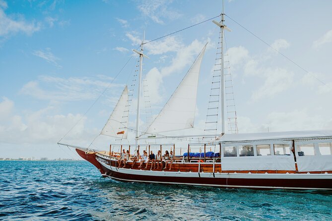 Luxury Four-Course Caribbean Dinner Cruise Experience - What the four-course dinner is really like