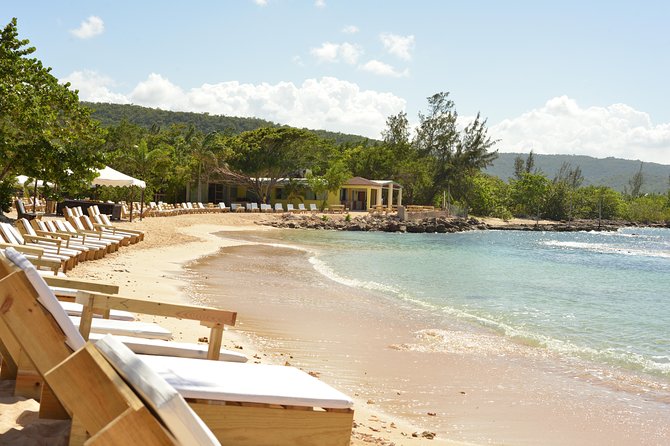 Montego Bay: Bamboo Beach Club VIP Access with Lunch & Cocktails - Three hours in the VIP section