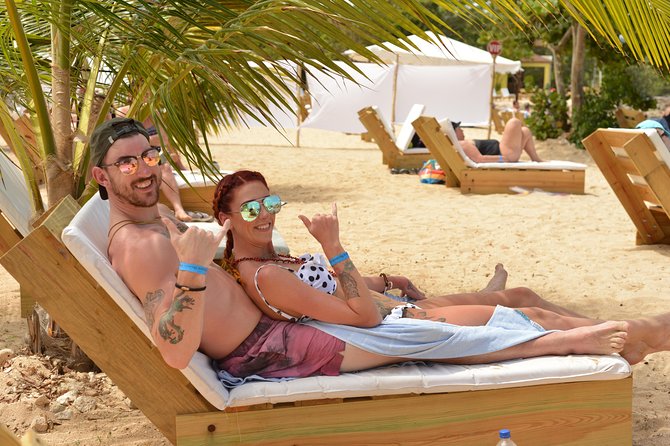 Montego Bay: Bamboo Beach Club VIP Access with Lunch & Cocktails - Reggae, service, and the pace of the afternoon