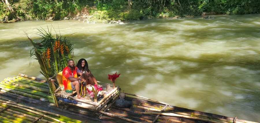 Montego Bay: Bamboo Raft Cruise on the Great River - Floating shops, Jamaican food, and music on the river