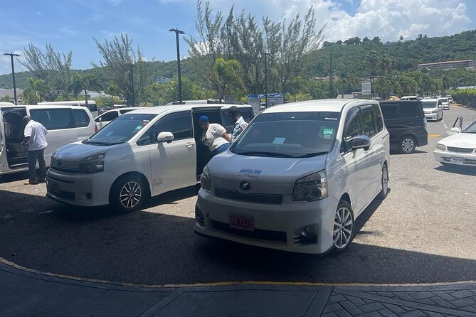 Montego Bay Hotels Private Transfers - Finding Vacation Tours after immigration and customs