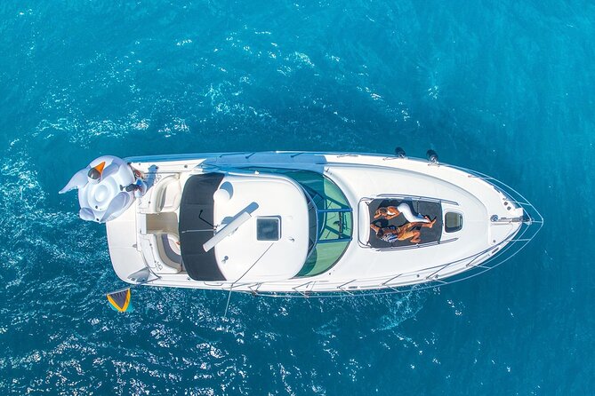 Montego Bay Private Yacht Tour with Open Bar and Lunch - Crew service and celebration support