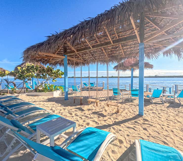 Nassau: Beach Day at SunCay incl. Lunch - Boat Tour - A five-hour island break close to Nassau