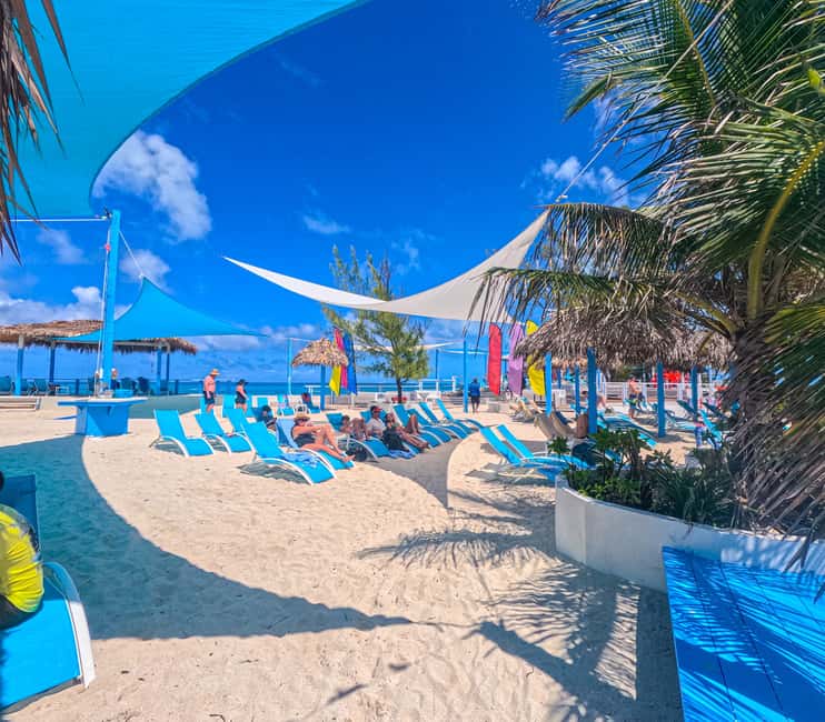 Nassau: Beach Day at SunCay incl. Lunch - Boat Tour - Optional snorkeling, pigs, and island extras