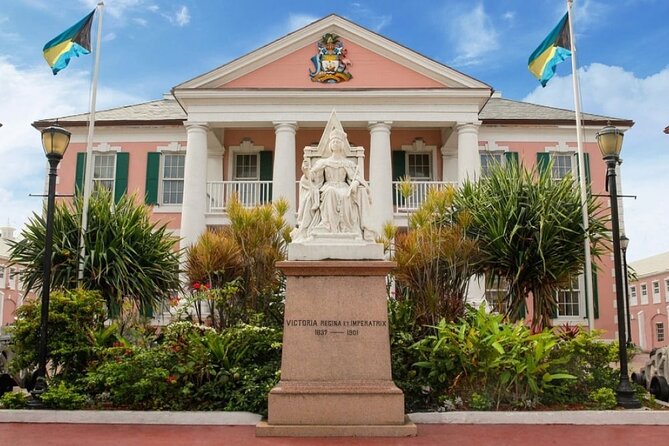 Nassau Historical Walking Tour - Parliament Square: a useful start in central Nassau