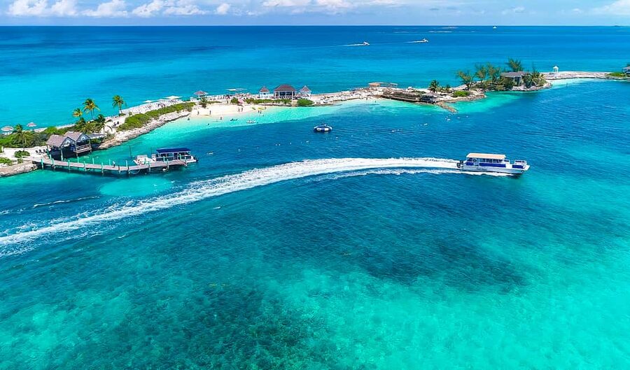 Nassau: Pearl Island Beach Day Trip and Cruise with Lunch - Shade, drinks, lockers, and comfort