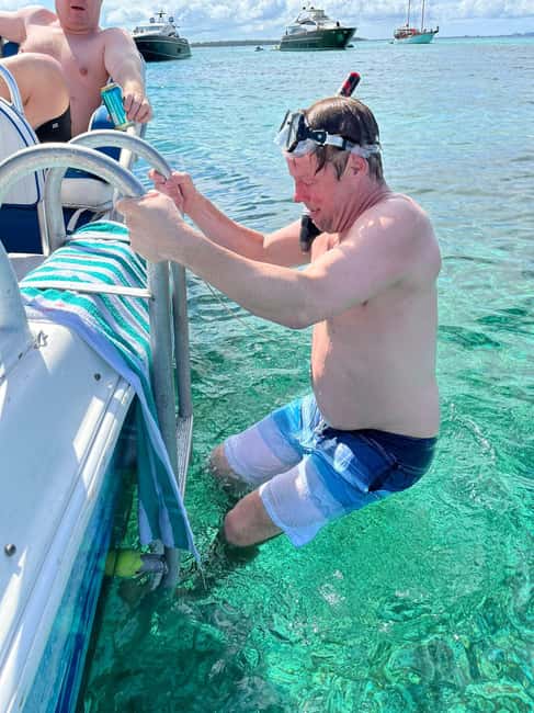 Nassau: Reef Snorkeling, Turtles, Lunch & Private Beach Club - Two hours at Oasis Ocean 7 on Rose Island
