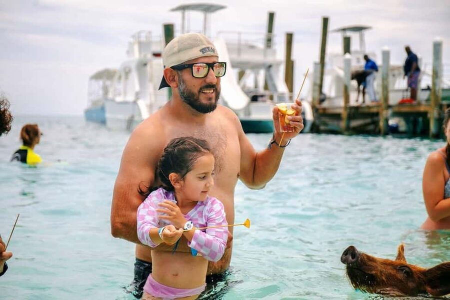 Nassau: Rose Island Swimming Pigs and Beach Day Group Tour - Should you book it?