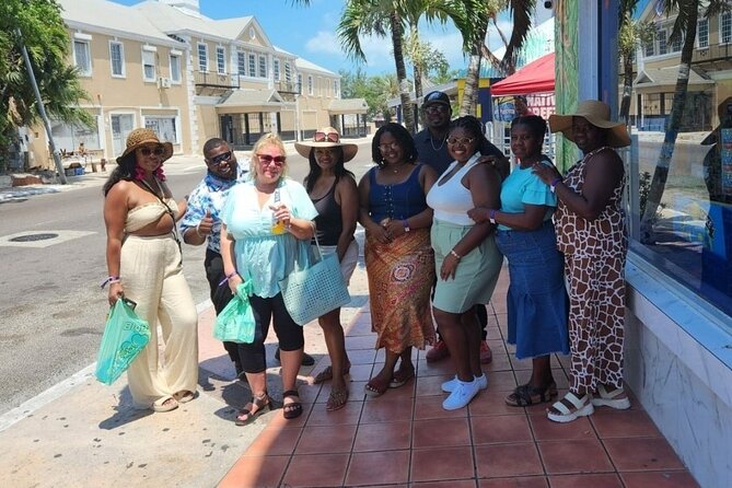 Nassau's Half Day Bus City Tour: Guided Tour with Free Samples - Seeing Nassau from an air-conditioned bus