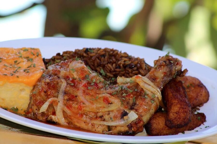 Nassau: Sip, Sample & See, Food & History Bus Tour - Who should book this tour?