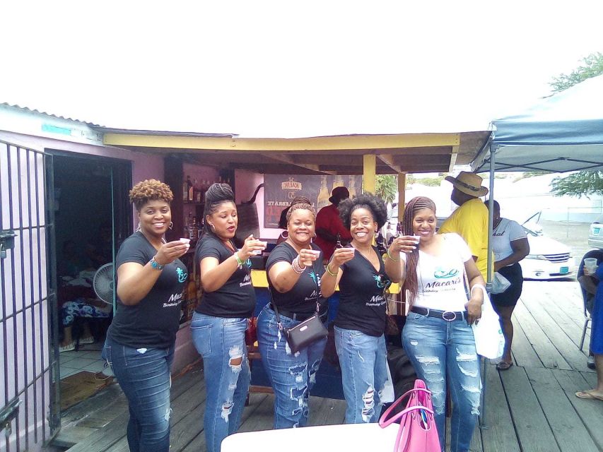 Nassau: Sip, Sample & See, Food & History Bus Tour - Rum cake, rum samples, and the commercial stops