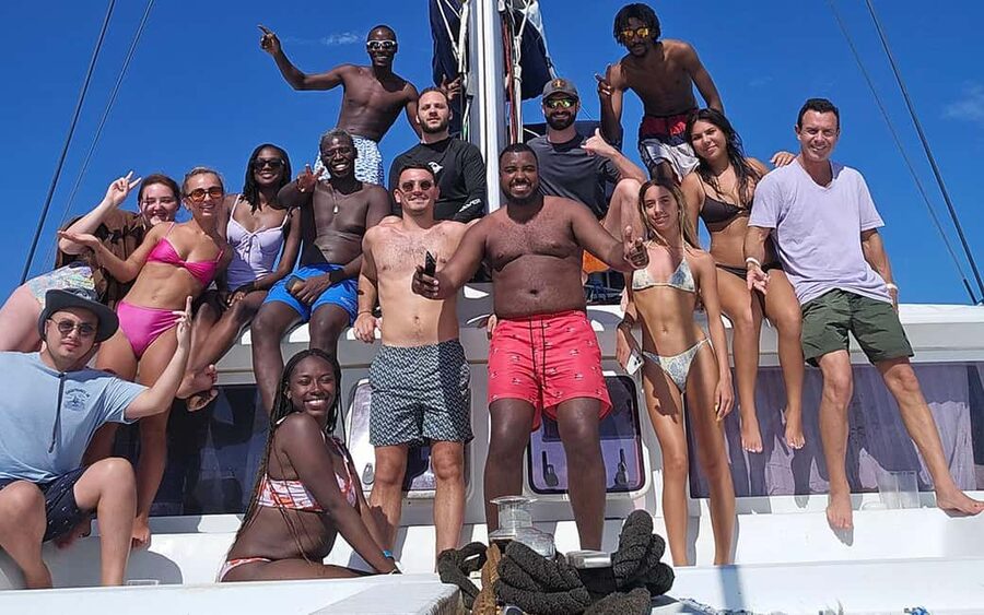 Nassau: Snorkeling, Pig Beach, Swim with Turtles, and Lunch - Crew service, music, and the pace of the day