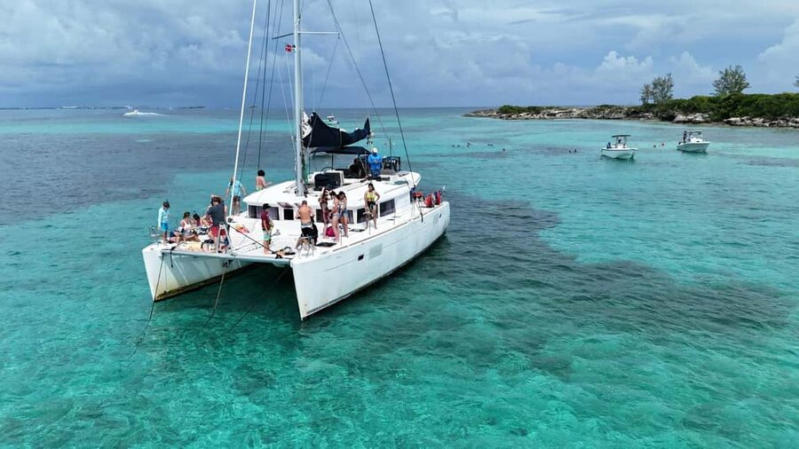 Nassau: Snorkeling, Pig Beach, Swim with Turtles, and Lunch - What the catamaran ride feels like