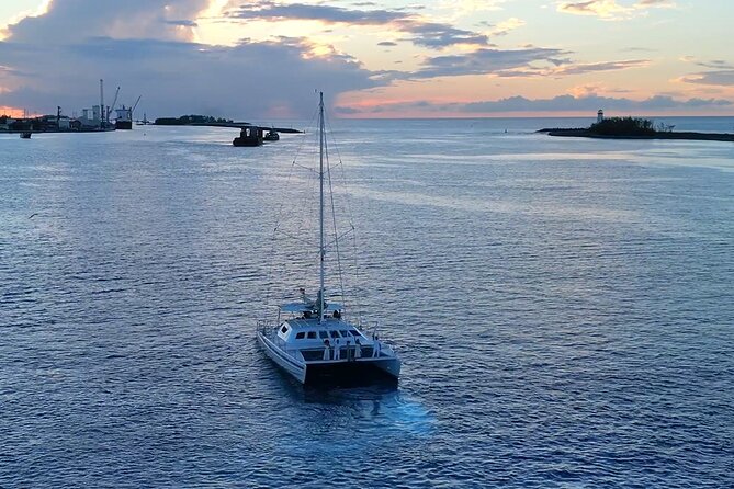 Nassau: Sunset Dinner Cruise - Catching sunset over the Caribbean horizon