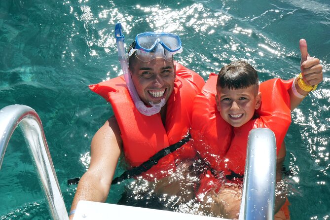 Nassau Swimming Pigs: Snorkeling, Lunch & Private Beach Club - Included photos make a real difference