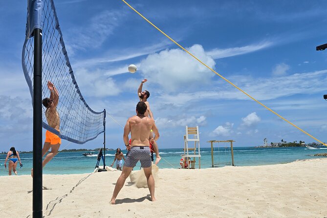 Nassau Swimming Pigs: Snorkeling, Lunch & Private Beach Club - Who will enjoy this Nassau outing most?