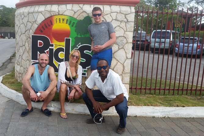 Negril Seven Miles Beach Day and Rick's Cafe Sunset Private Tour - What the $125 price really covers