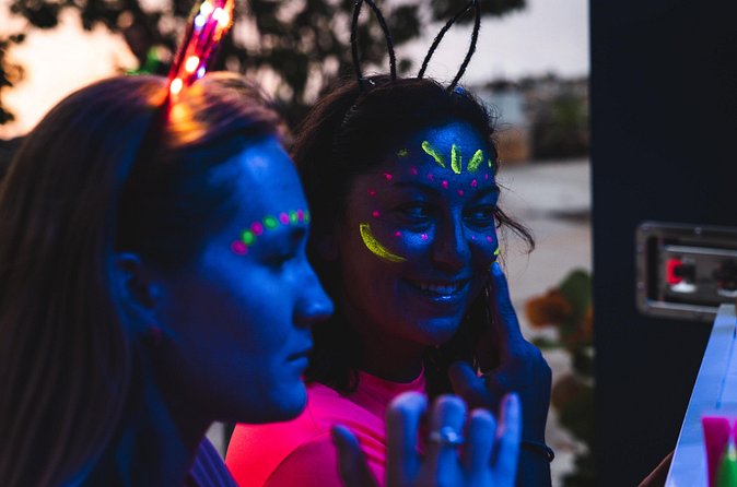 Night Kayak - Condado City Lights Tour - What the Condado Lagoon setting gives you