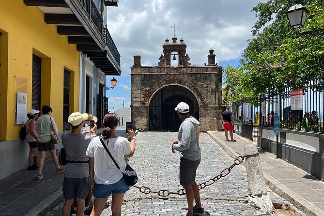 Old San Juan Historical Walk, Shopping, and Dining w/ Transport - El Morro and the limits of the fort visit