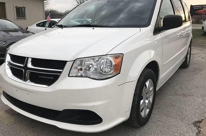One Way Private Airport Transfer for 4 People or Less - A simple airport arrival in Nassau
