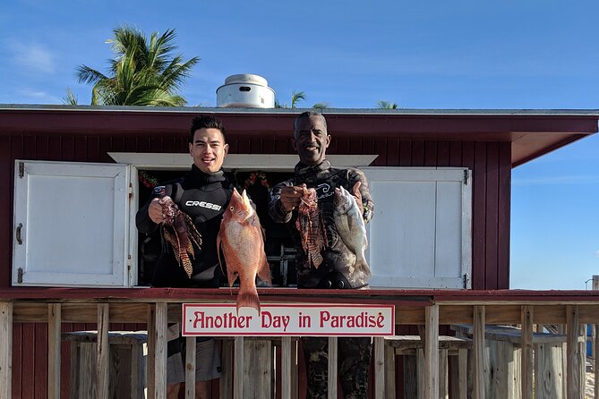 Paradise Cove Day Pass with Pickup from Freeport - Lunch at the Red Bar