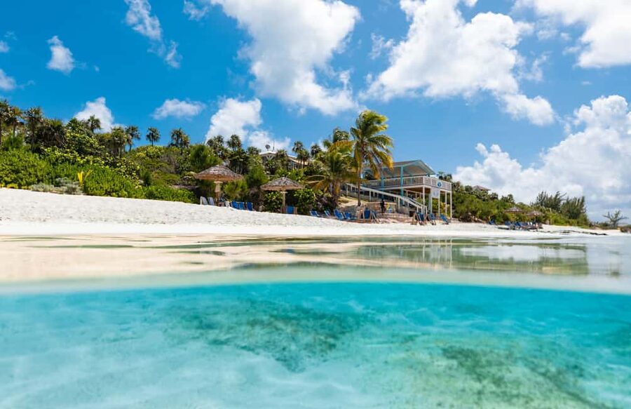 Paradise Island: Rose Island Tour with Swimming Pigs & Lunch - Key points to know before booking