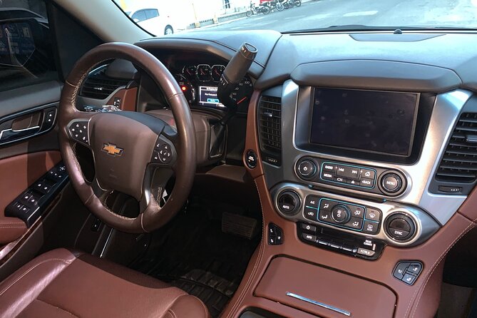Paradise on Wheels: Suburban Premiere in Punta Cana - Round Trip - Comfort, communication, and the chauffeur