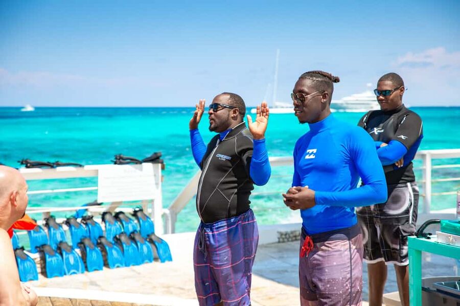 Pearl Island Beach: Full-day Snorkelling with Lunch - Should you book Pearl Island Beach?