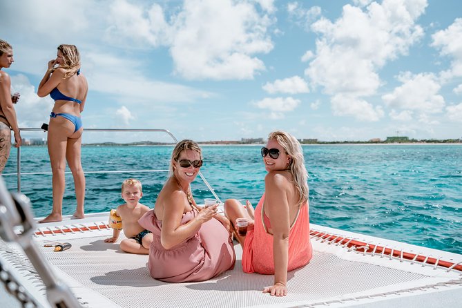 Premium Catamaran Morning Sail: Snorkeling, Mimosas and Brunch - How the 34-person size changes the experience