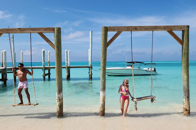 Private 4-Hour Rose Island charter Snorkeling Turtles & Beaching - Lunch and sea views at Footprints Beach Bar