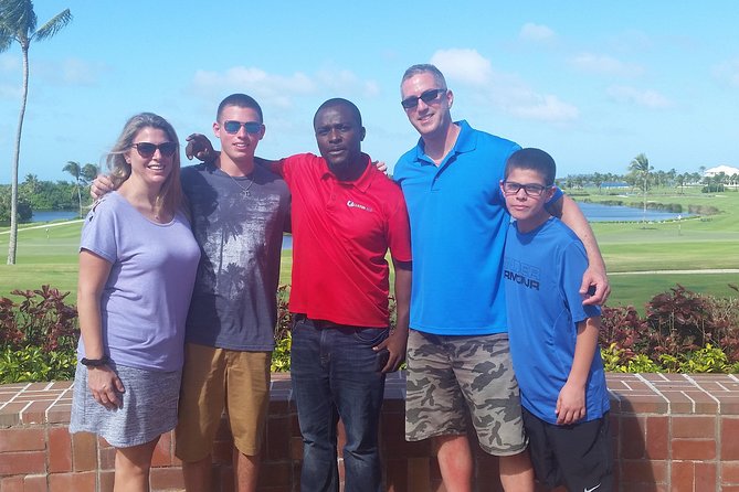 Private City Tour in Bahamas - Tasty Teas and Bahamian bush medicine